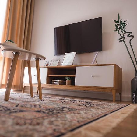 Tam Skanderbeg Square City Center Apartment No4 Tirana Exteriör bild