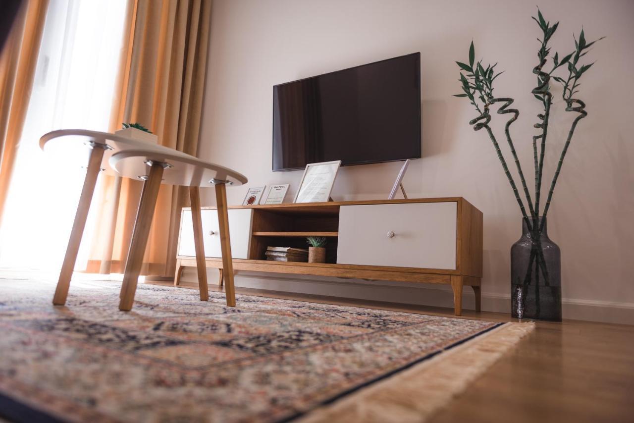 Tam Skanderbeg Square City Center Apartment No4 Tirana Exteriör bild