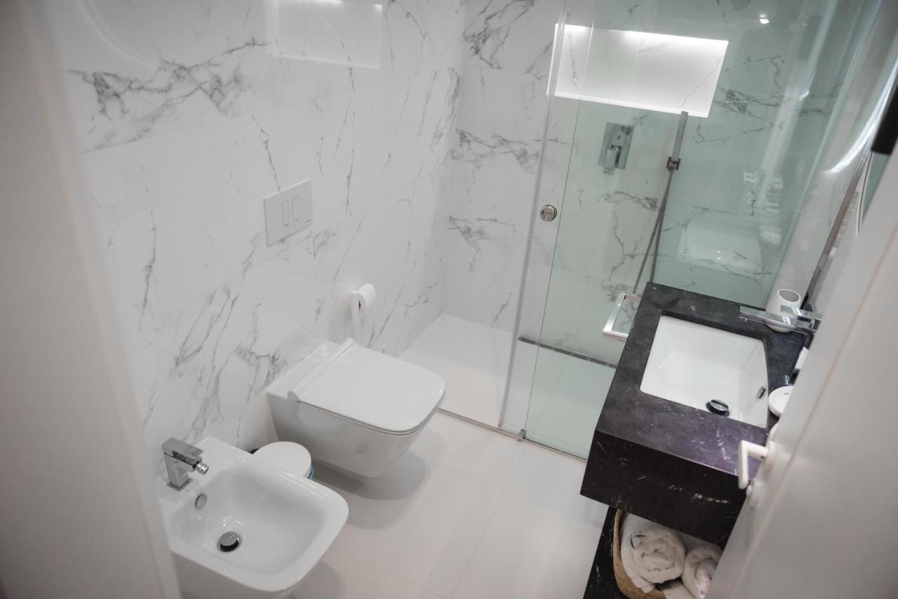 Tam Skanderbeg Square City Center Apartment No4 Tirana Exteriör bild